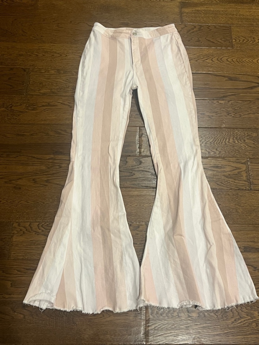 Peach Love Neopolotin Color Wave  Flared Pants in Soft Pink and Cream